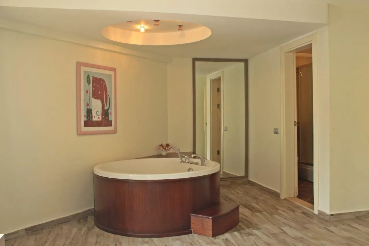 Costa Queen Suites Gümbet Turkije